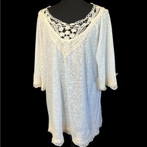 Umgee Cream Lace Accent Tunic | Size L